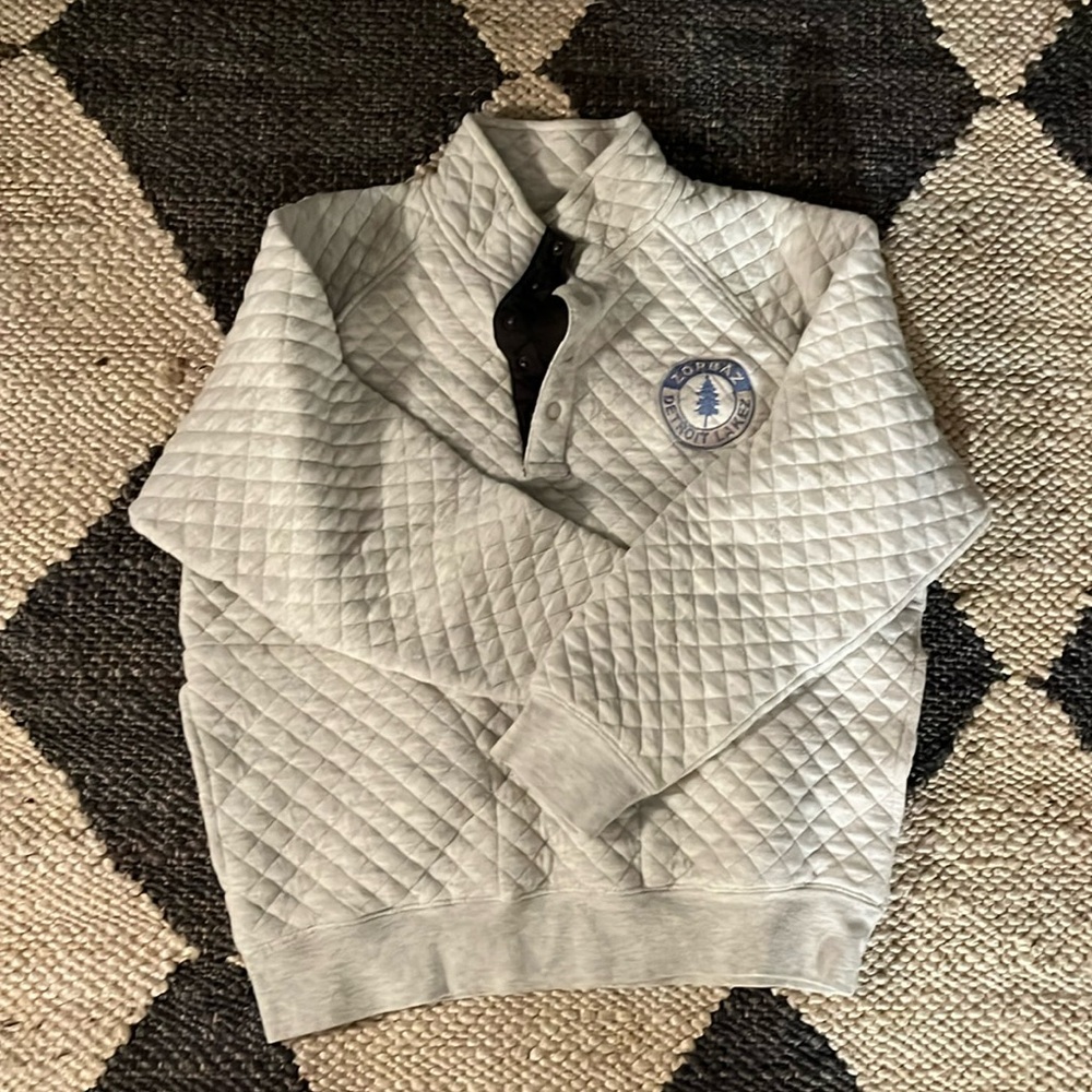 New without tags size small sweatshirt from Zorbaz Detroit Lakes, MN pizza place